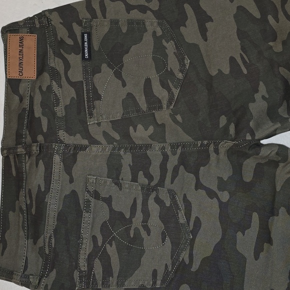 Calvin Klien Camo Ankle Jeans NWT - Picture 5 of 5